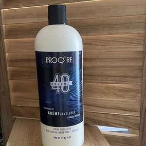 Volume 40 Crème Developer - White